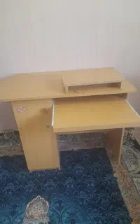 میز کامپیوتر و میز عسلی سالم