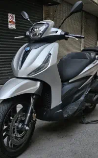 پژوxp400 وسپا رد gts۳۰۰ adv350 مدلی pcx160 gtv300