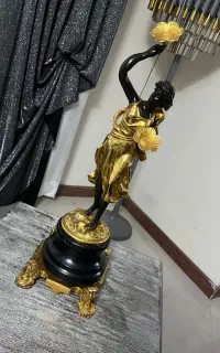 مجسمه برنزی