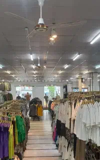 فروشنده پوشاک