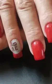 کاشت ناخن با سابقه بالای 4 سال