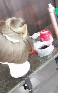 فروش صفرتا صد لوازم شینیون . ناخن . مژه