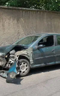 فروش ماشیین ۲۰۶ تصادفی مدل ۸۲ فرانسوی
