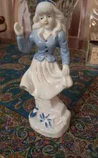 دو عدد مجسمه مارک
