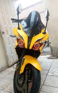 موتور ار اس 200