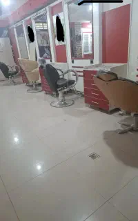 تمامی لوازم آرایشگاه باهم به فروش میرسد