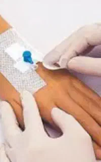 وصل سرم ،تزریقات ،سونداژ و پانسمان در منزل
