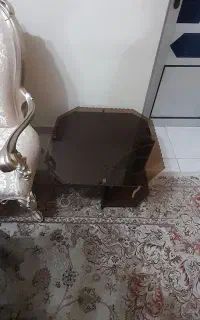 یک عدد میز عسلی بزرگ