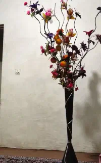 گل شاخه ای بهمراه گلدان