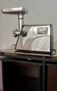 چرخ گوشت نو با کارتن