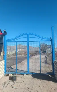 به یک کارگر ساده نیمه ماهر برای جوشکاری