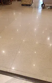 آبدارچی نظافتچی وکارگر نمایشگاه