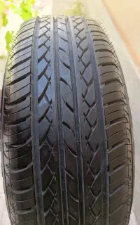 یک عدد تایر نو
