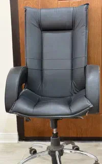 صندلی چرم مدیریتی