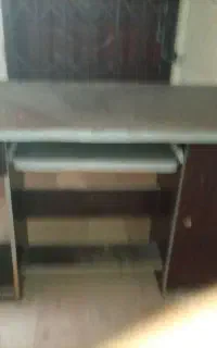 میز کامپیوتر فروشی