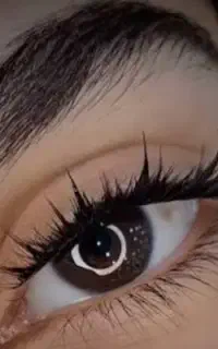 مژه‌وناخن