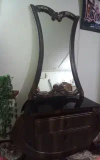 آینه و میز شمعدانی