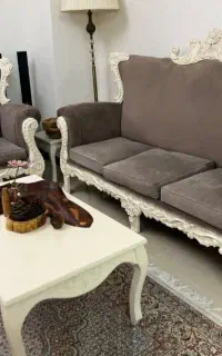 مبل هفت نفره و میز جلو مبلی