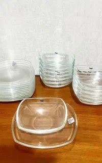 ۱۲پیشدستی و ۱۲ پیاله ایتالیایی