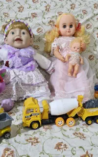 عروسک و اسباب بازی