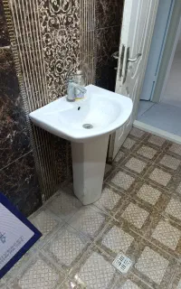 روشویی پایه دار