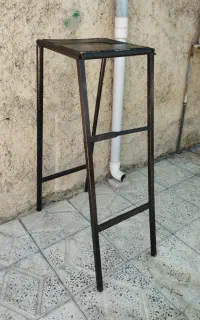 چهار پایه فلزی