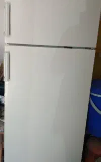 دو عدد یخچال سالم سروستان