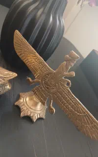 مجسمه برنجی فروهر