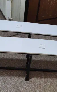 دو عدد میز چوبی با پایه های بسیار سبک