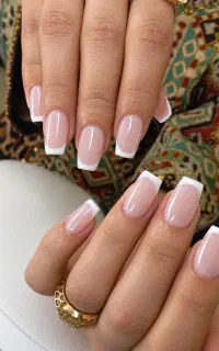 کاشت ناخن با قیمت مناسب