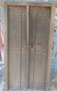 در چوبی قدیمی