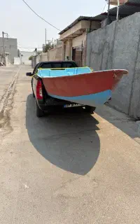 قایق فایبر گلاس در بندر دیر