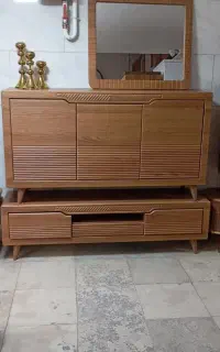 آیینه و کنسول شیک و باشکوه