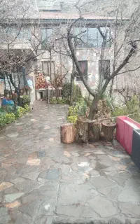 آتلیه با ۷۰ نقطه عکاسی