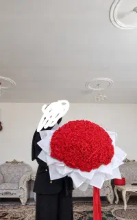 دسته گل و باکس اقتصادی شاخه ای ۱۹ هزار