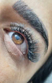 اکستنشن مژه لیفت و لمینت مژه و ابرو تخفیفی تضمینی