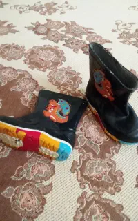 یک جفت چکمه بچه گانه
