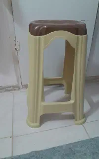 چهارپایه پلاستیکی