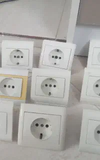 ۲۲عدد کلید ۲پل ویک پل  و پریز  برق