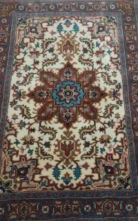 فرش دستباف زرنیم