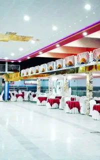 یک خانم جهت کار در تالار