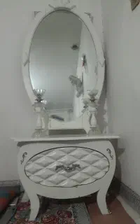 اینه کنسول سفید