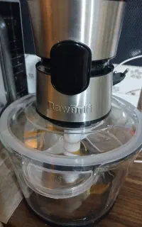 خرد کن شش تیغه لیزری Delmongi