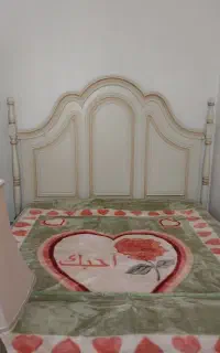 تخت به همراه آینه ودوتا کمد
