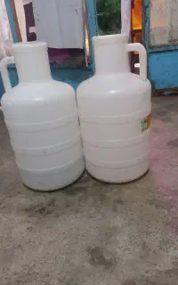 دبه آب و ترشی