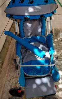 کالسکه در حد نو تمیز چند بار بیشتر استفاده نشده
