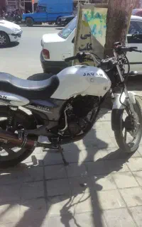 موتور سیکلت جوان خاموش