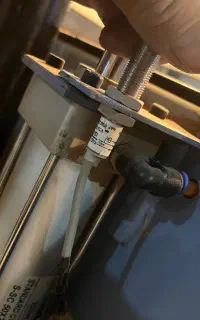 فروشنده لوازم الکتریکی