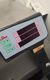 ترازو در حد نو ۵۰ کیلویی باطری نوپرینت دار