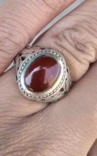 انگشتر نقره با نگین عقیق یمنی اصل